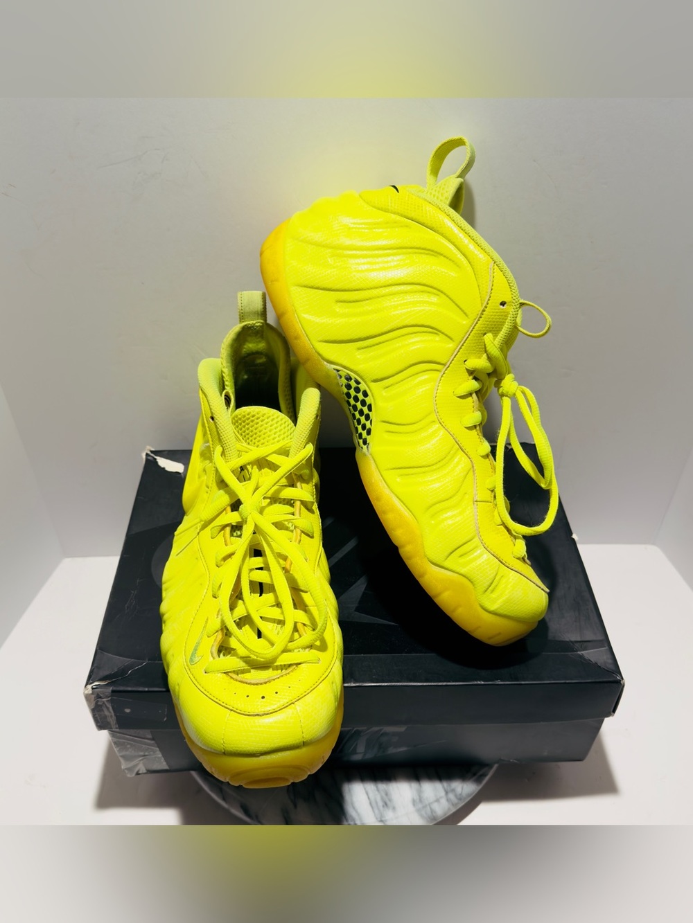Nike Air Foamposite Pro Volt 2014 Men’s Size 13 – 624041-700 Neon Yellow